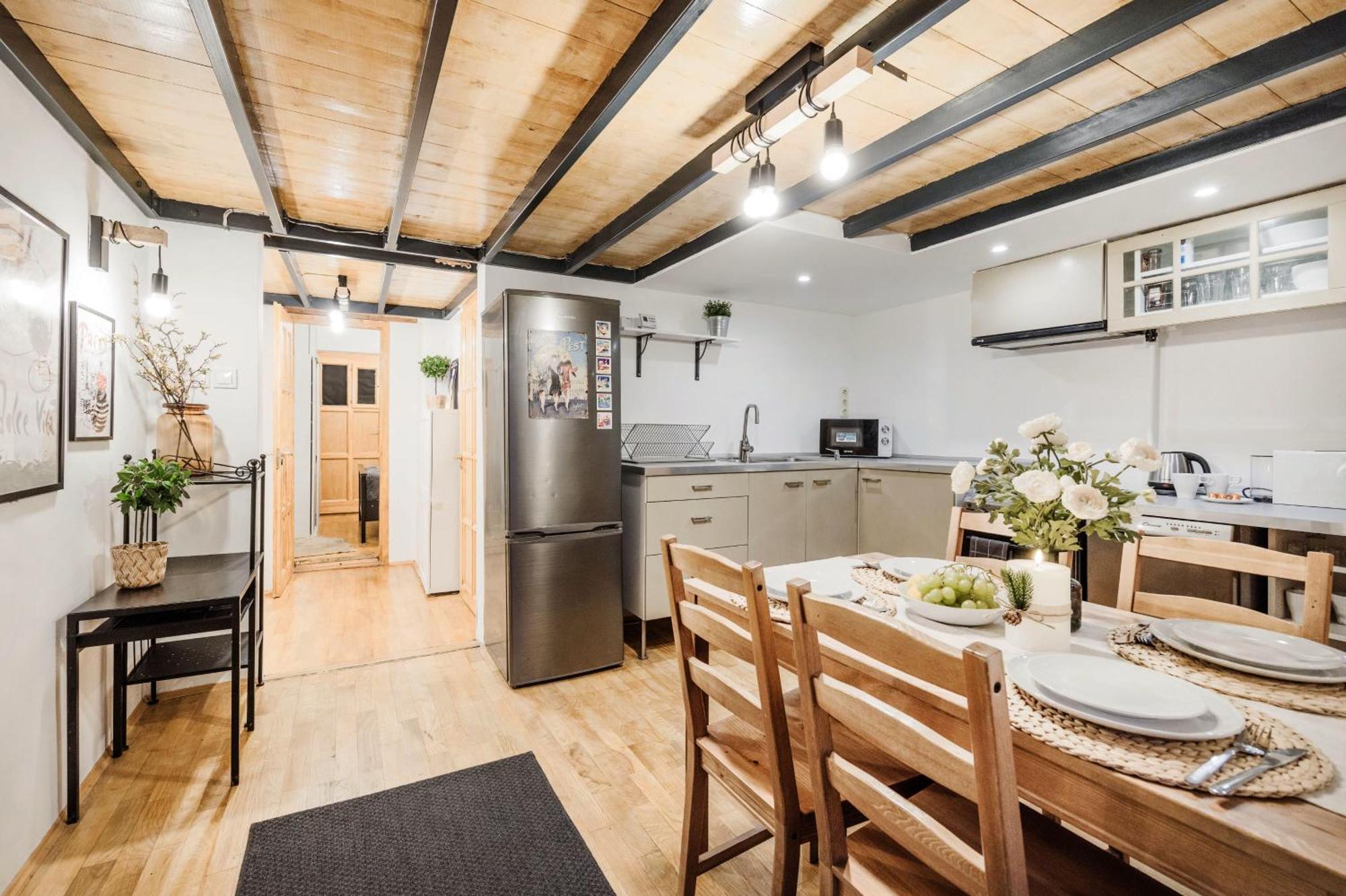 Wellness Wonderland: Garden, Sauna, Jacuzzi In Cbd Budapest Eksteriør billede