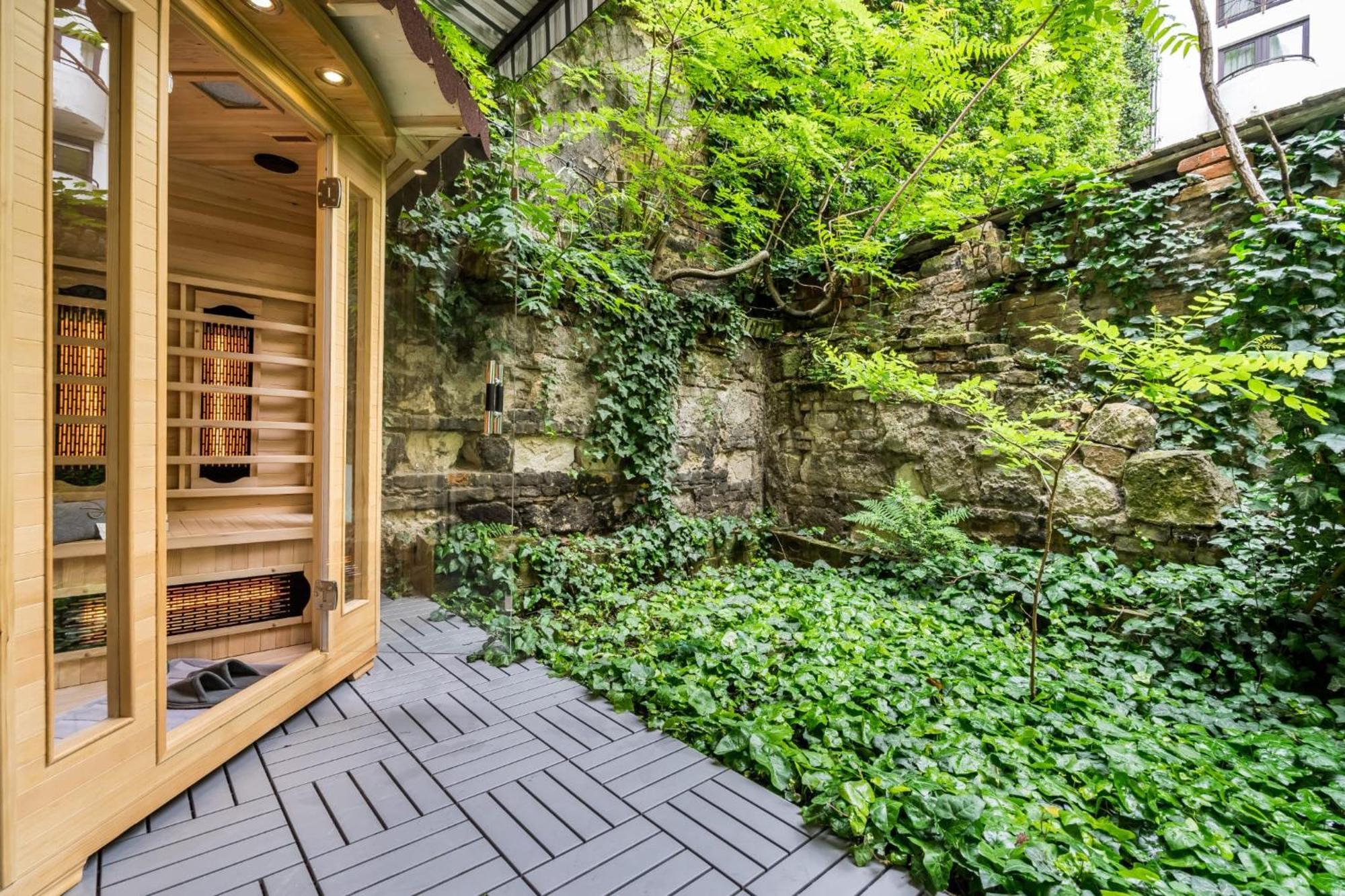 Wellness Wonderland: Garden, Sauna, Jacuzzi In Cbd Budapest Eksteriør billede
