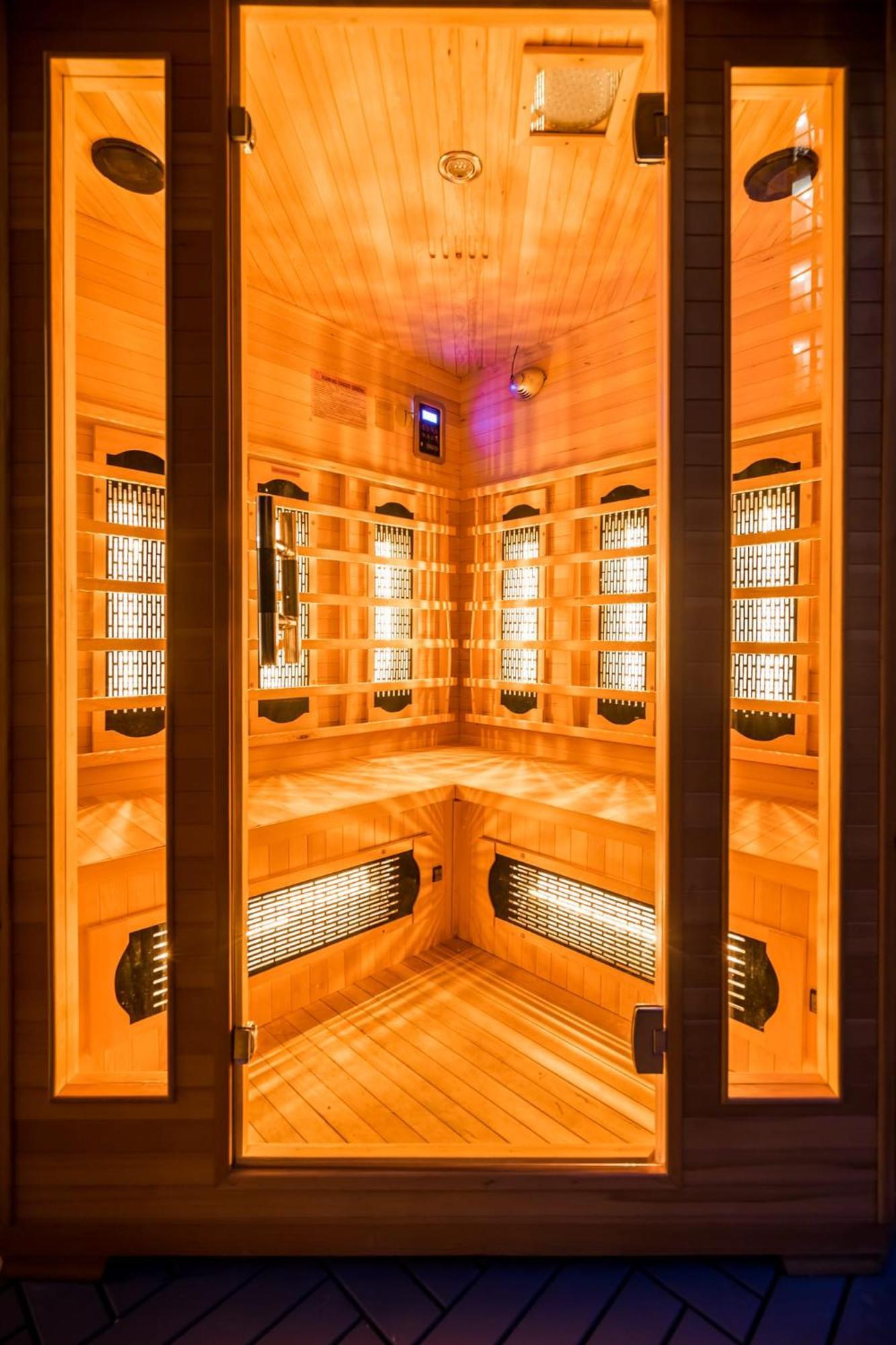 Wellness Wonderland: Garden, Sauna, Jacuzzi In Cbd Budapest Eksteriør billede