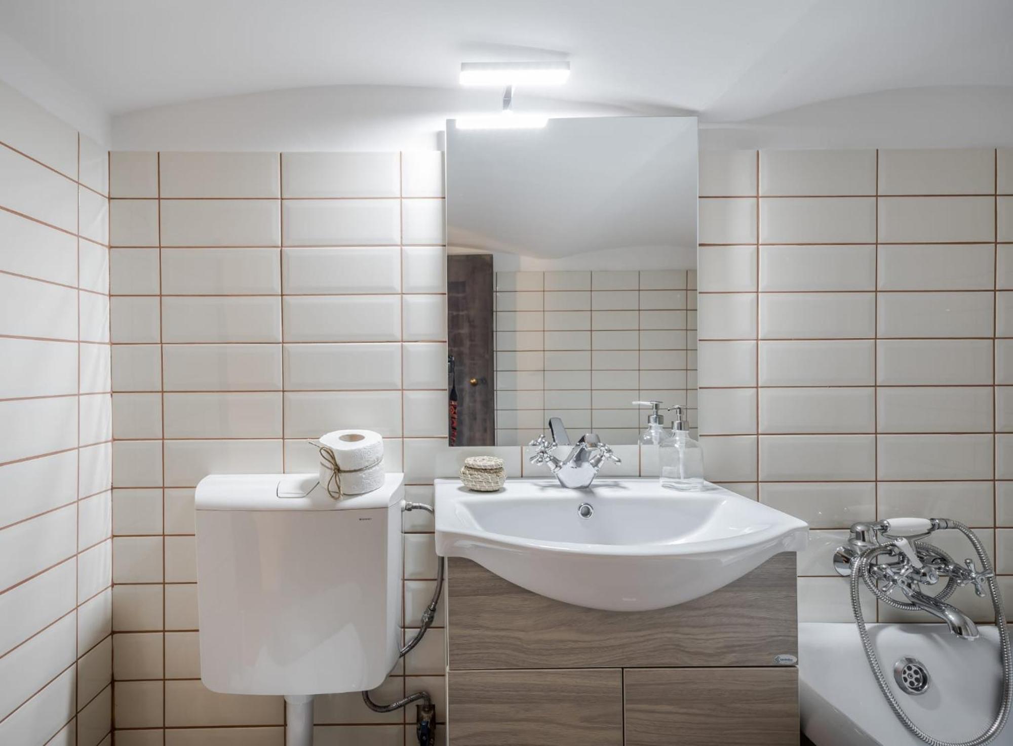 Wellness Wonderland: Garden, Sauna, Jacuzzi In Cbd Budapest Eksteriør billede